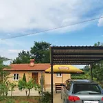 Holiday House Nela