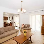 Apartment In Pula/Istrien 17457