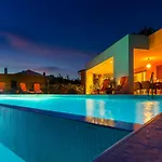 Cozy Villa Limone With Private Pool And Jacuzzi Near Pula