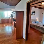 Apt Mirella Apartment