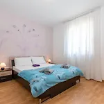 Holiday Home Viola