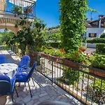 Garden View Apartment In Porec For 2 - 4 Persons