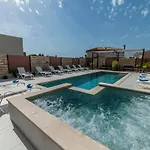 Pinna Residence - Datul