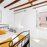 Apartment De Amicis