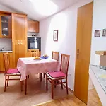 Amu Apartment