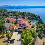 Villa Lora With Swimming Pool, 150M To The Sea, Opatija-Lovran