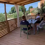 Villa Voliera, Papafigo Camping