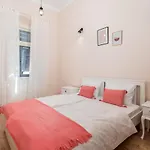Urban Jungle Central Apartman