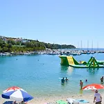 Apartments In Pjescana Uvala/Istrien 10996