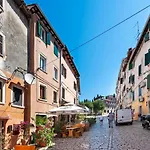 Apartment De Amicis