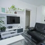Apartment Dany Near The Sea With Three Bedrooms