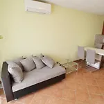 Apartment Arian Zambratija