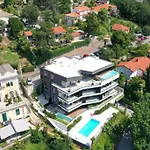 Marena - Trees To Seas Luxury Escape