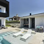 Villa Aquarius