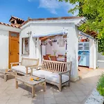 Nature & Sea Holiday Home With Pool