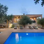 Villa Stanzietta Novigrad For 10 At Olive Orchard