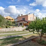 Villa Katica