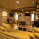 ˇdcˇ Modern Apartment Near The Church