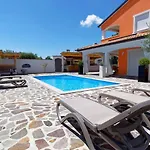 Villa Deni - Four Bedroom Villa With Pool