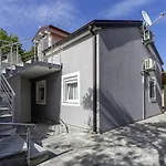 Nina In Peroj - Haus Fuer 6 Personen