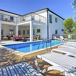 Apartment File-3 By Interhome