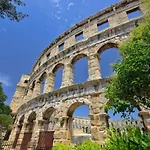 Apartment In Pula With Terrace, Air Conditioning, Wifi, Washing Machine 633-1