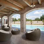 Villa Monaco