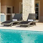 Villa Divine By Ilc
