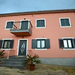 Emilio Apartment