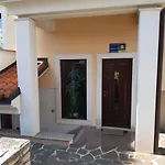 Apartments House Villa Teuta Close To The Sea
