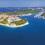 Awesome Apartment In Pula With Wifi