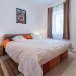 Amazing Apartment In Visnjan With Wifi