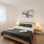 Holiday Home Petar By Rent Istria
