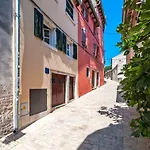 Happy House Bregovita By Irundo