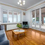 3 Bedroom Cozy Apartment In Umag