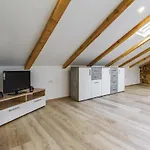 Beautiful Apartment In Pula With 2 Bedrooms And Wifi
