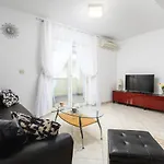 Stancija Amorozo 6