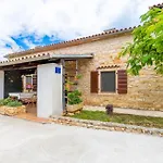 Charming Villa Casa San Pietro Near The Beach