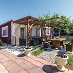 4 Bedroom Cozy Home In Novigrad