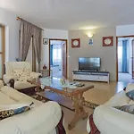 8 Bedroom Stunning Home In Pula