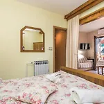 Cozy Apartment In Lovran With Kitchen