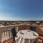 Lovely Apartment In Pula With Kitchen