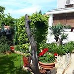 Apartamento Pinzan A Stones Throw From The Beach