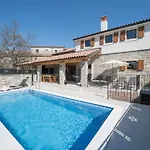 Villa Poji