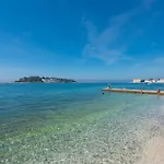 Apartment Lux - Sea View, Near The Beach And Center