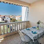 Salvia 4 Stars Apartment