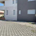 Studio Apartment Doki Basement