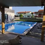 Enjoy Green, App With Swimming Pool, Garden, Pets Welcome