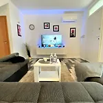 Luxus Wohnung Auf 2 Etagen 3Br! +Netflix +High-End Ausstattung