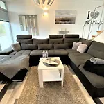 Luxus Wohnung Auf 2 Etagen 3Br! +Netflix +High-End Ausstattung